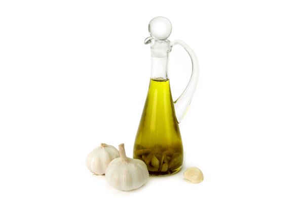 Cómo preparar aceite con sabor a ajo Cómo preparar aceite con sabor a ajo