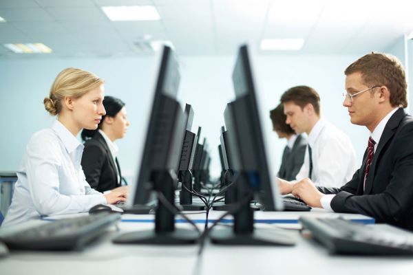 Cómo comportarse en la Oficina o Trabajo Cómo comportarse en la Oficina o Trabajo