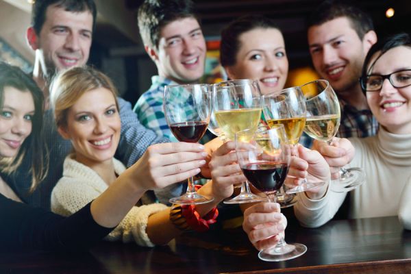 Tips para organizar una reunión con amigos sin gastar demasiado. Cómo planificar una reunión de amigos con poco presupuesto Tips para organizar una reunión con amigos sin gastar demasiado. Cómo planificar una reunión de amigos con poco presupuesto