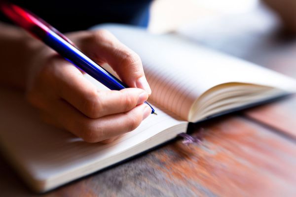 Cómo Escribir un Ensayo Cómo Escribir un Ensayo