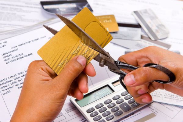 Cómo liberarse de las tarjetas de crédito Cómo liberarse de las tarjetas de crédito