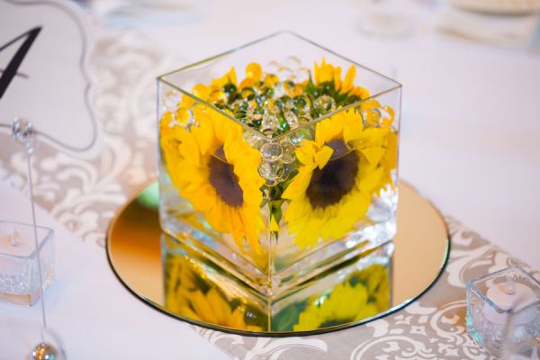Cómo hacer centros de mesa con una flor Cómo hacer centros de mesa con una flor