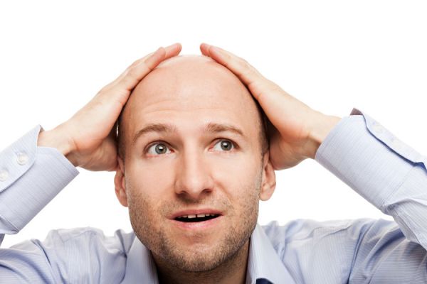 Causas de la caída del cabello Causas de la caída del cabello
