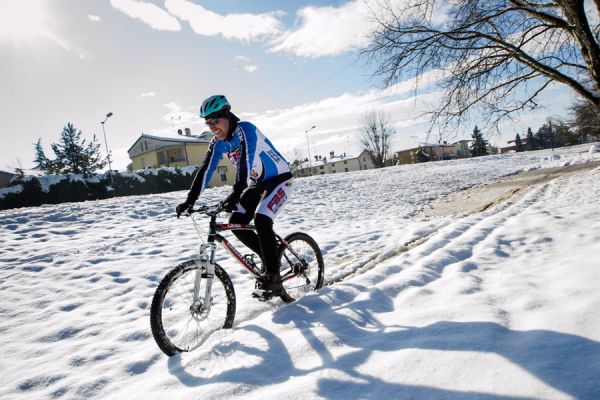 Cómo hacer cadenas para andar en bicicleta en la nieve Cómo hacer cadenas para andar en bicicleta en la nieve