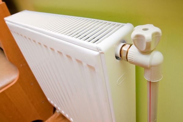 Cubre radiador decorativo y original. Ideas simples para cubrir el radiador cuando no lo usamos. Cobertor de radiador fácil y económico