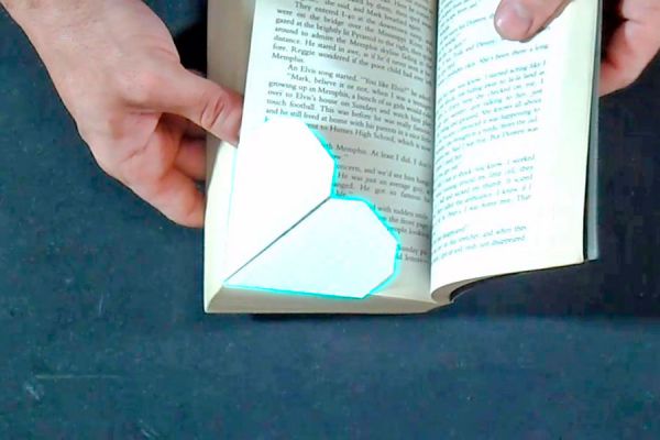 Pasos para crear un señalador de libros con forma de corazón. Tips para hacer un señalador para libros. Video para armar un señalador de libros Pasos para crear un señalador de libros con forma de corazón. Tips para hacer un señalador para libros. Video para armar un señalador de libros
