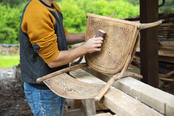 Ideas para restaurar sillas viejas. Cómo remodelar viejas sillas de madera o metal. Reparar sillas de madera viejas. Ideas para restaurar sillas viejas. Cómo remodelar viejas sillas de madera o metal. Reparar sillas de madera viejas.