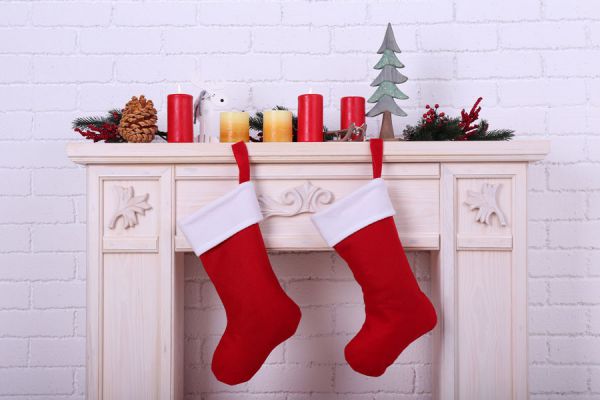 La tradición de colgar calcetines rojos en Navidad. Por qué se dejan calcetines en la chimenea en Navidad. Qué significa colgar calcetines en navidad La tradición de colgar calcetines rojos en Navidad. Por qué se dejan calcetines en la chimenea en Navidad. Qué significa colgar calcetines en navidad