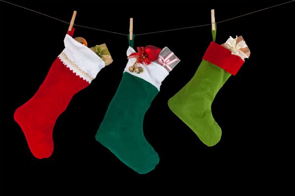 La tradición de dejar calcetines rojos en la chimenea. Por qué dejar calcetines rojos en Navidad? La tradición de los calcetines rojos en Navidad