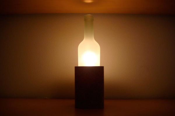 Cómo hacer una lámpara original con una botella. Creando una lámpara con tu bebida favorita. Lámparas hechas con botellas Cómo hacer una lámpara original con una botella. Creando una lámpara con tu bebida favorita. Lámparas hechas con botellas