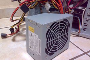 Cómo limpiar el ventilador y la fuente para evitar el ruido
