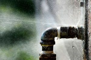 Como Reparar la perdida de Agua en un Caño