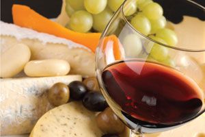 Cómo combinar el vino y los quesos