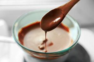 Cómo templar el chocolate para hacer huevos de pascuas o bombones