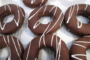 Cómo hacer donas o donuts de chocolate