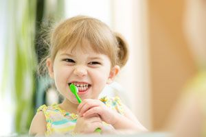 Cómo cuidar los dientes de los niños