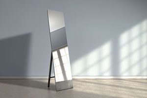 Como decorar un espejo simple
