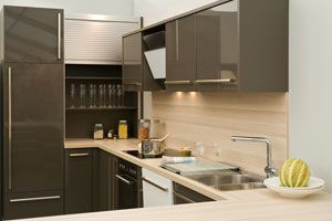 Cómo ampliar el espacio de guarda en cocinas pequeñas