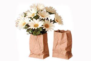 Como hacer jarrones y floreros con bolsas de papel. Guía para hacer jarrones con bolsas de papel