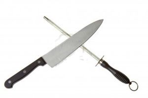 3 herramientas para afilar cuchillos. como afilar cuchillos. Aflicar cuchillos con piedra, chaira o afilador. 3 métodos para afilar los cuchillos
