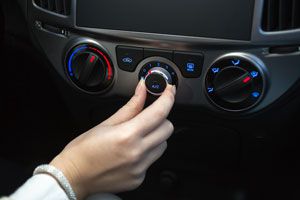 Ilustración de Cómo Usar y Mantener el aire acondicionado del coche
