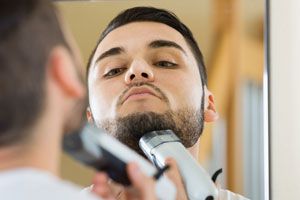 Preparar la barba antes de afeitar. Cómo afeitarnos si tenemos mucha barba.
