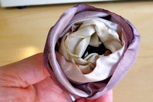 Cómo hacer rosas de tela