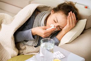 Tratamiento natural para la gripe. Cómo aliviar los síntomas de la gripe. Consejos para tratar la gripe en casa.