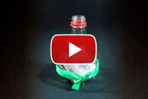 Pasos para crear un alcancía con una botella de plástico. Manualidad con una botella plástica. Alcancia de plástico