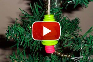 Adornos con botones para el árbol de Navidad. Cómo hacer adornos para el pinito. Manualidades para decorar el árbol navideño