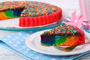 Cómo hacer un pastel con muchos colores. Pastel para un cumpleaños infantil. Receta de pastel colorido para un cumpleaños infantil
