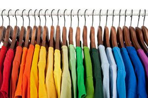 Consejos para elegir el color de la vestimenta. Cómo escoger el color de la ropa. Tips para elegir el color de la ropa para cada ocasión