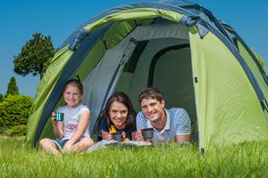 Consejos para organizar una acampada. Qué llevar en una acampada. Tips para planificar una acampada. Consejos para preparar una acampada