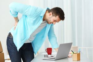El dolor de espalda es un síntoma habitual de insuficiencia renal